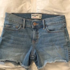 Girls Abercrombie shorts. Size 11/12.